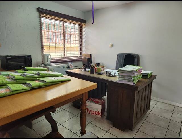 OFFICE FOR SALE IN ALLEN'S NEK